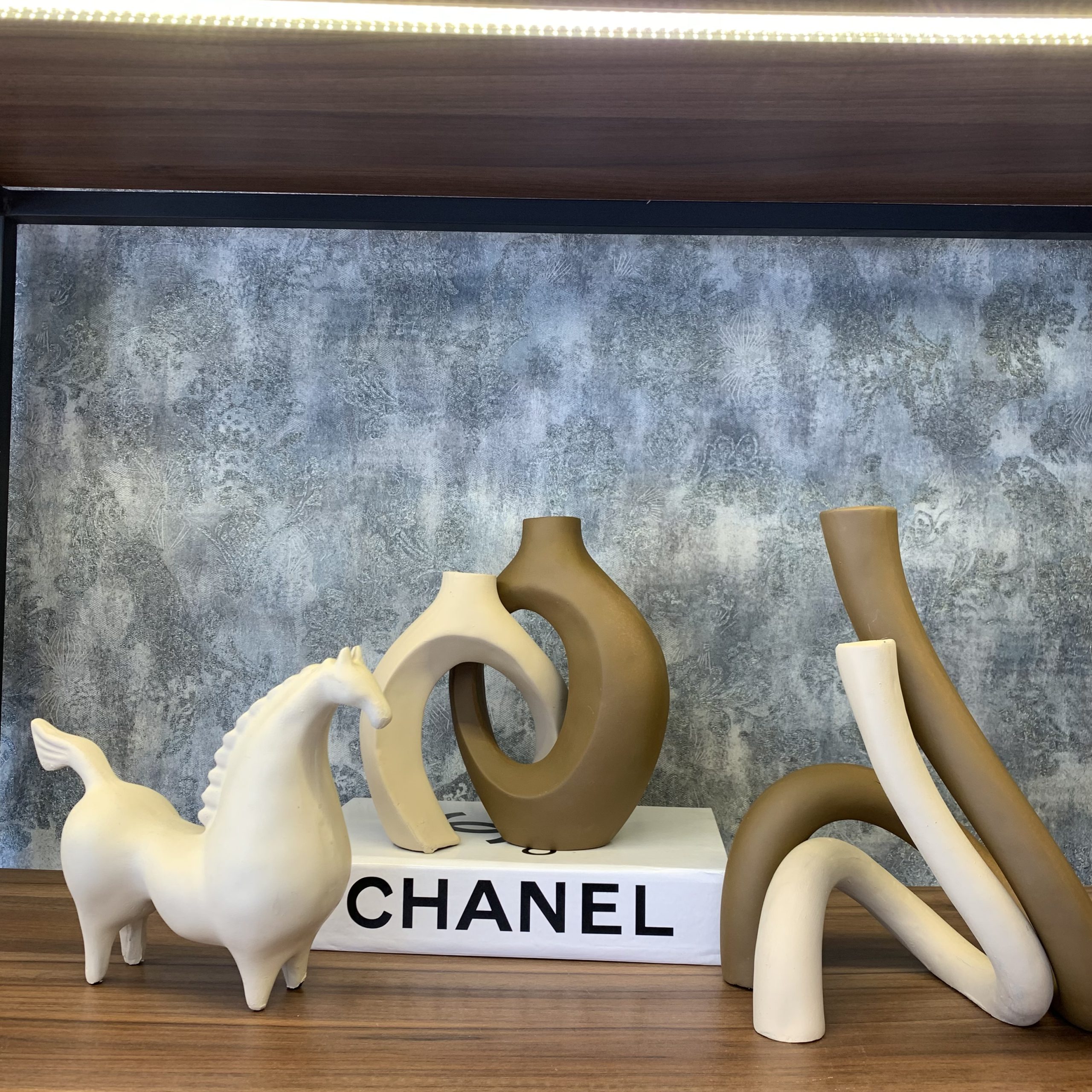 گلدان دکوری تودلی کوچک قهوه ای کرم
