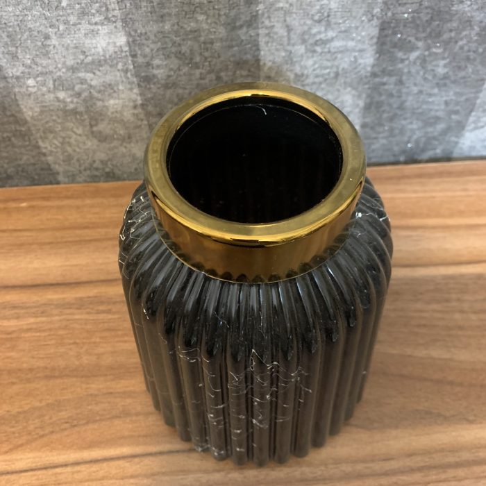 گلدان شیشه ای مشکی