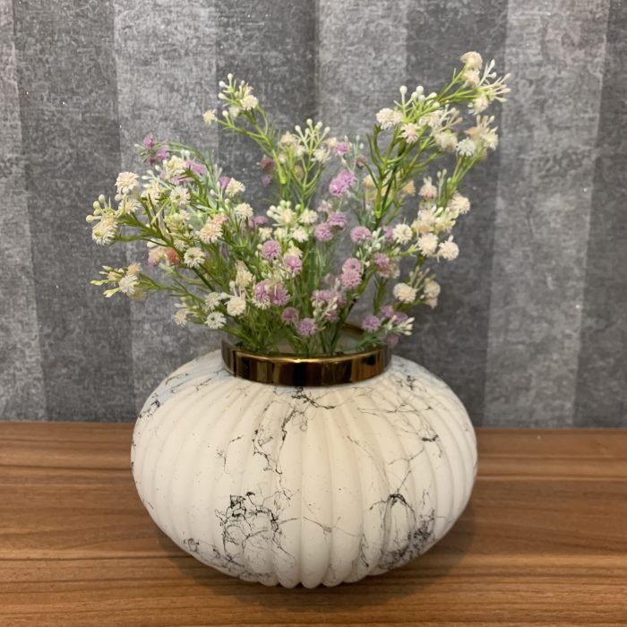گلدان شیشه ای سفید
